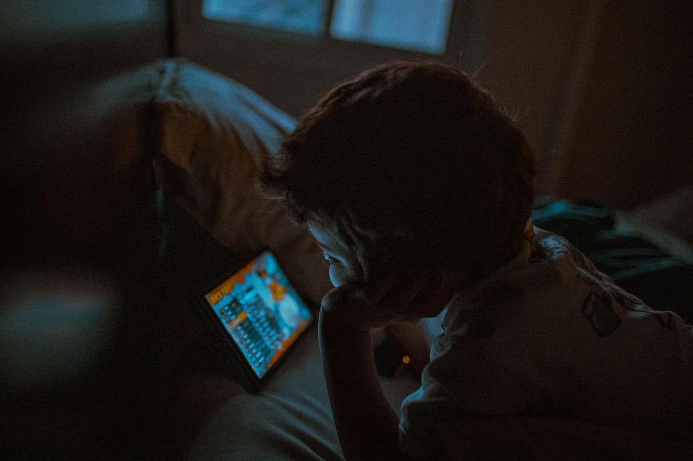 Konec času u obrazovky bývá pro dítě s ADHD náročný moment.